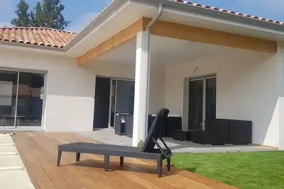 Image de Maison neuve, piscine chauffée, 3 chambres, 6 couchages, wifi