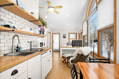 Image de Sunshine Studio | Near Canal Park & On Beach