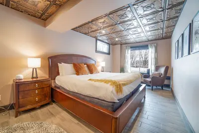 Image de Hilltop Retreat w/ Sauna | Near Downtown