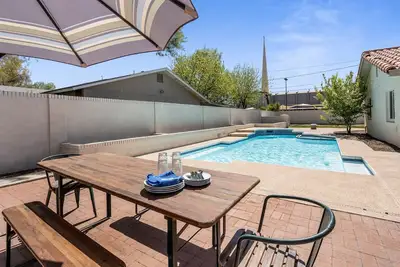 Central Phoenix house with 3 bedrooms and a pool.
