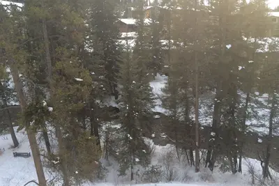 Image de Cozy ski retreat minutes walk away from the town of Vail