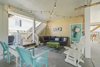 Image de Deep water canal front adorable cottage! Well kept and clean!