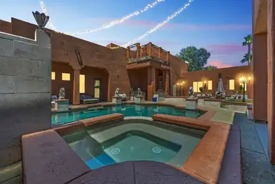 Image de Castle Experience! U · Castle Experience! Ultimate entertainment getaway!
