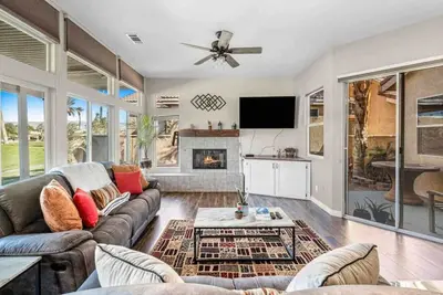 Image de Lavish Desert Retrea · Lavish Desert Retreat - Pool/Spa - 2mi Coachella