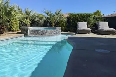 Image de Modern Luxury Oasis · Modern Luxury Oasis W/ Pool&Jacuzzi-Near Coachella