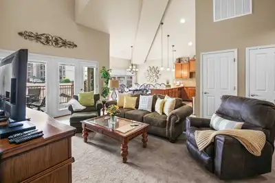 Image de Table Rock Emerald Pointe - 4 Bed - Air and Light 4 - Close to Thunder Ridge Theatre, Lakefront- E4