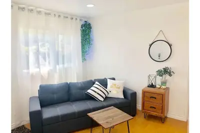 Newly Renovated 2bedroom cozy cottage in La