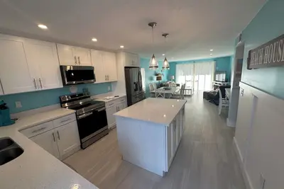 Image de Siesta Key Escape 2br 2ba w/ washer-dryer - 5 min walk from beach