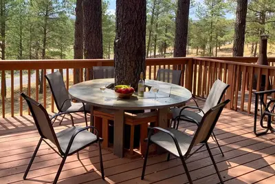 Image de Forested Ruidoso Condo w/ Deck & Fireplace!