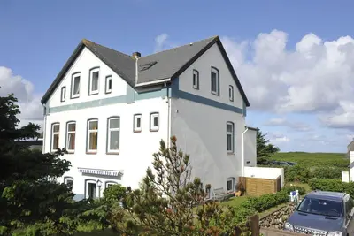 Image de Haus Decker, App. 2 - 3-zimmer Ferienwohnung mit ca. 77 m² und Herrlichem Meerblick, für bis zu 4