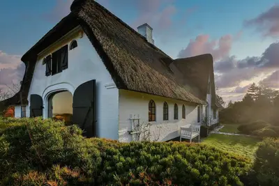 Image de Haus Wattenblick - Reetgedecktes Einzelhaus auf ca. 280 m² Wohnfläche für bis zu 6 Personen mit