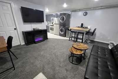 Image de Private 1 bedroom apt in a quiet neighborhood, close to all!