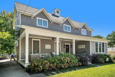 Image de You Are My Sunshine | Upscale North Shore Retreat | Near the Lake and Downtown