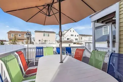 Image de Seaside Getaway! 3 Blocks to Beach +Washer/Dryer