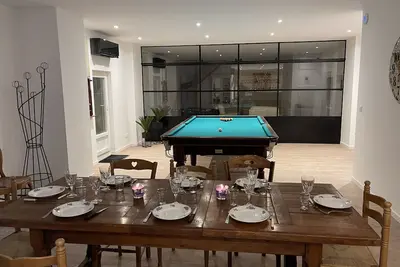 Image de Pleasant 240m2 gîte with billiards, table football, pétanque court