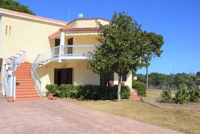 Apartment with garden and barbecue near to the beach
