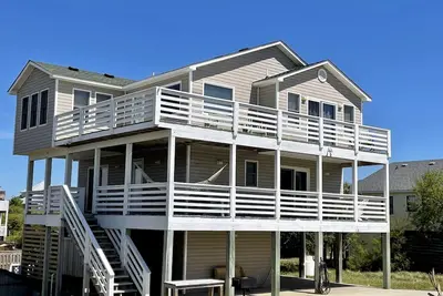 Image de Ocean + sound views | Soooo close to the beach!