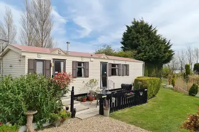 Image de Waterside Lodge-Caravan-Standard-Salle de bain privée séparée-Vue sur Lac