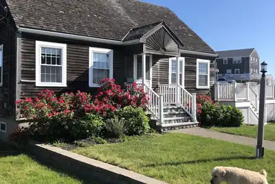 Image de 4 Bedroom Cape house - steps to the beach