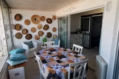 Image de Superb apartment with beach and sea at your feet. Shops at the foot of the building