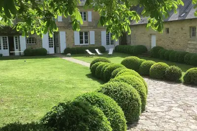 Image de Manoir de grand comfort du 17ème dans un environnement idyllique