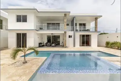 luxury and modern 10Br villa in Sosua with basketball court