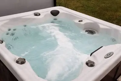 Image de Rustic Bear Cabin w/ Hot tub