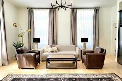 Image de Downtown Main Street Luxury Studio