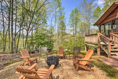 Image de Cozy Hiawassee Cabin w/ Fire Pit & Mtn Views!