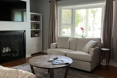 Image de Private and Quiet Beach House!
