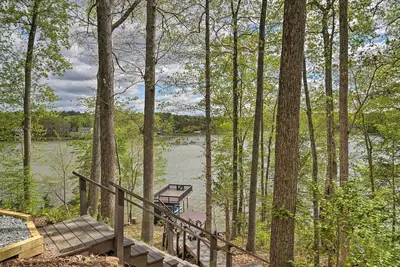 Image de Waterfront Cottage w/ Boat Dock & 3 Decks!