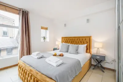 Image de Central Holborn, lovely and bright apartment for 4, Air-Con