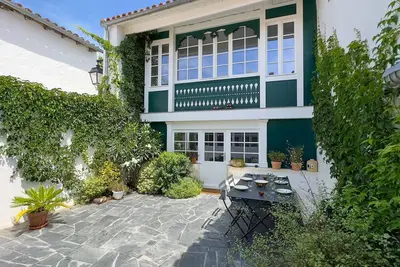 Image de Maison de village rénovée avec annexe et cour