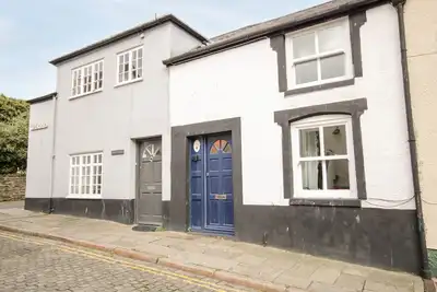 Image de Tudor Cottage, character holiday cottage, with a garden in Conwy