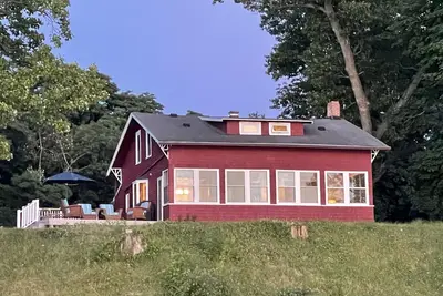 Image de Lakefront cottage