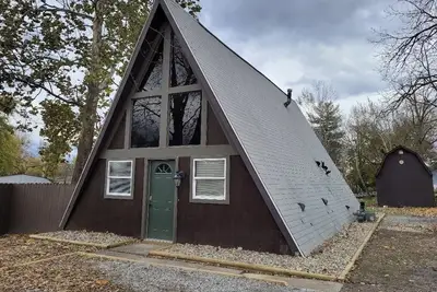 Image de Luxury Lodge near Airport, Unique A-Frame, Woof!