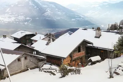 Image de Belle maison de vacances privée pour 11 personnes avec Wifi, terrasse et animaux admis