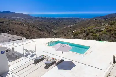 Image de Belle maison de vacances privée avec piscine privée, Wifi, climatisation, Tv, terrasse et parking