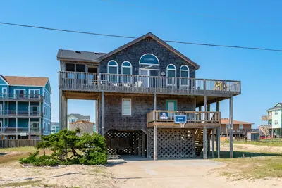Image de Ocean-view home with deck, screened porch, central Ac, washer/dryer, & WiFi