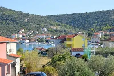Lovely 2-Bed Apartment in Vinisce, close to beach