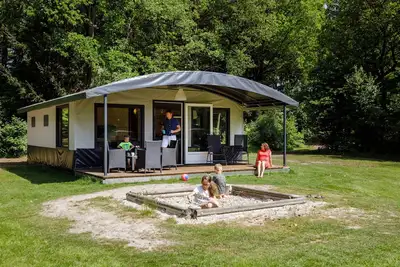 Image de Magnifique lodge glamping avec sanitaires, en pleine nature