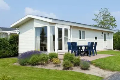 Image de Chalet confortable avec micro-ondes combiné