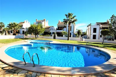 Image de Très bel appartement avec vue sur la mer, piscine partagée et Wi-Fi.