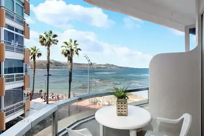 Image de Appartement de vacances 'Frente al Mar 308' avec vue sur la mer, terrasse et Wi-Fi