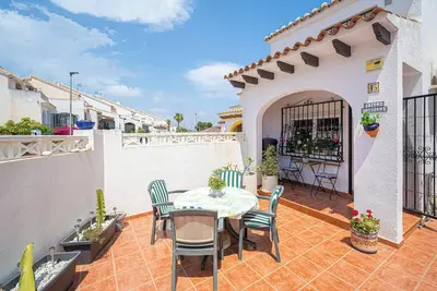 Maison \"Casa Camila\", avec piscine partagée, terrasse privée, climatisation et Wi-Fi.