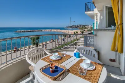 Image de Appartement sur la plage, avec vue sur la mer et terrasse