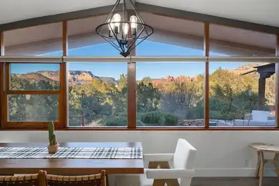 Image de Modern Secluded Red Rock Relaxation with Amazing Views, Hot Tub and Casita