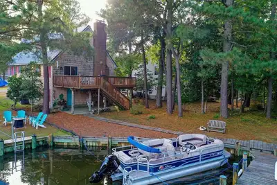 Image de A Pawfect Salty Hideaway-Non Group Rental-4 Bedrooms, 3 Bathrooms, Sleeps 8
