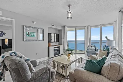 Image de Gorgeous Oceanfront 3 Bedroom Condo - Bahama Sands 709