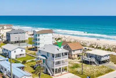 Image de Skipper's Hideout | Ocean Views + Walk to Beach!
